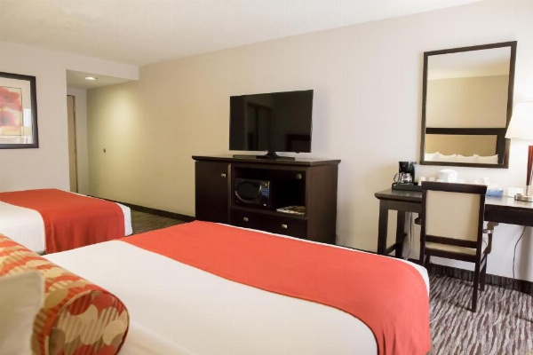 Admiral Inn Hamilton image 10